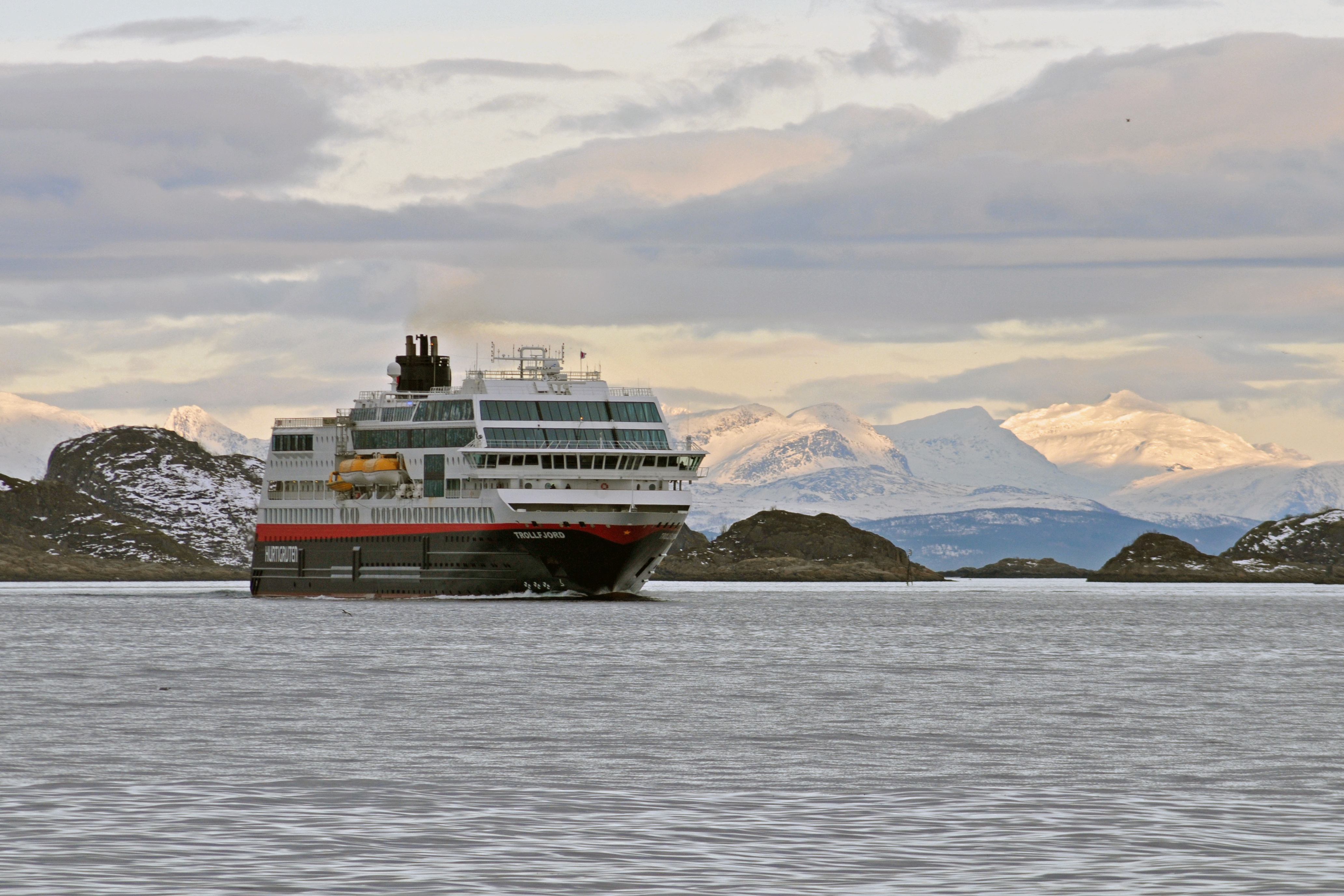 Cabo Norte Aurora Boreal - MS Trollfjord